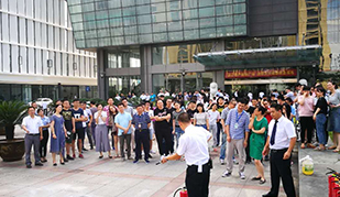 ������δȻ--����һ���������ʾ�������Ӧ������